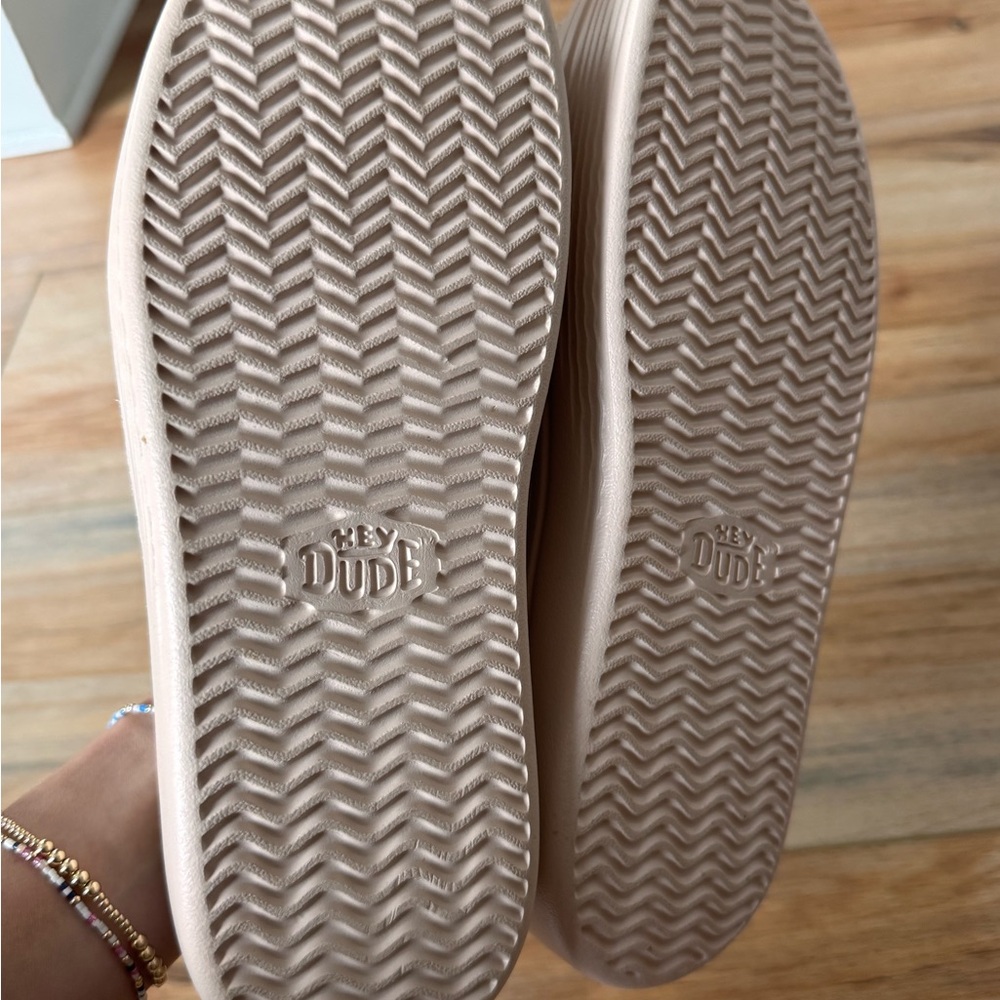 Hey Dude Women's Blush Pink Suede Platform Mules - Picture 4 of 4